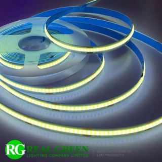 Which is better COB or panel light?